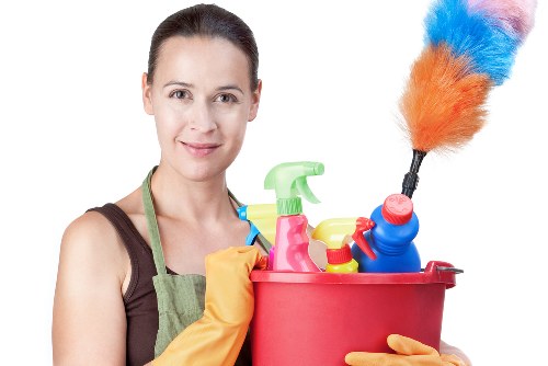 Professional move out cleaning for an empty flat in SW2