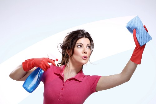 Local SW2 cleaning service supporting a tidy living space